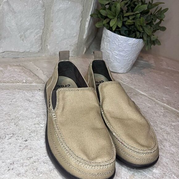 Crocs Walu Tan Slip On canvas Loafers sz 7 main image 5